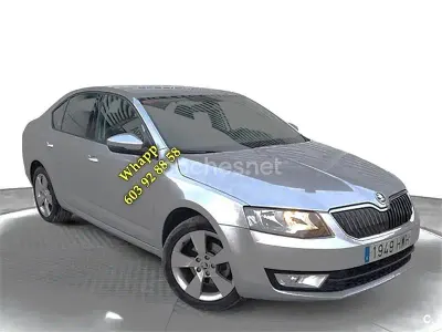 Usado Skoda Octavia 105 CV (77 kW) 2014 Gris / plata Familiar