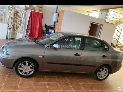 Usado Seat Cordoba Stylance 100 CV (73 kW) 2005 Gris / plata Berlina