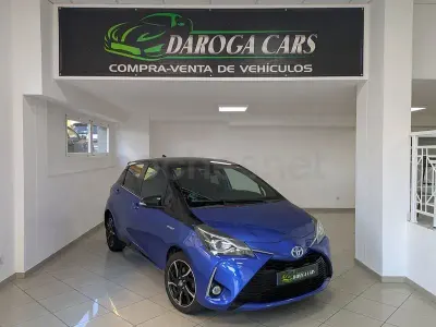 Usado Toyota Yaris Hybrid Active 100 CV (73 kW) 2018 Azul Berlina