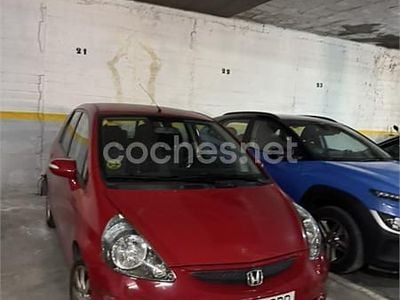 Usado Honda Jazz ES 83 CV (61 kW) 2005 Rojo Utilitario