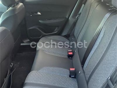 Usado Peugeot 2008 Allure 100 CV (73 kW) 2024 Gris / plata SUV