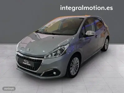 Usado Peugeot 208 Signature Sky 82 CV (60 kW) 2019 Gris Utilitario