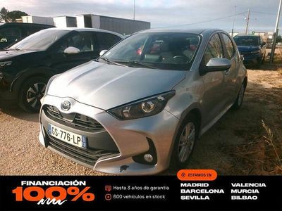 Usado Mazda 2 Center-Line 116 CV (85 kW) 2023 Plata Utilitario
