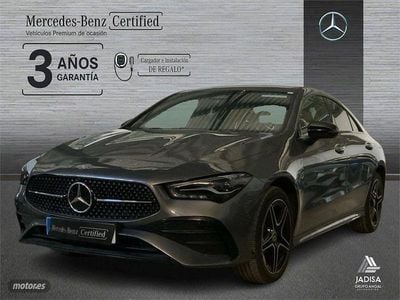 Gris / plata Usado 2025 Mercedes CLA250e AMG line Berlina | 42.990 € (Precio justo)
