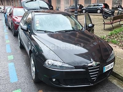 Usado Alfa Romeo 147 105 CV (77 kW) 2006 Negro Utilitario