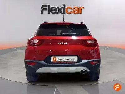 Usado Kia Stonic 120 CV (88 kW) 2022 Rojo SUV