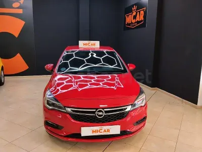 Usado Opel Astra Business 110 CV (80 kW) 2016 Rojo Berlina
