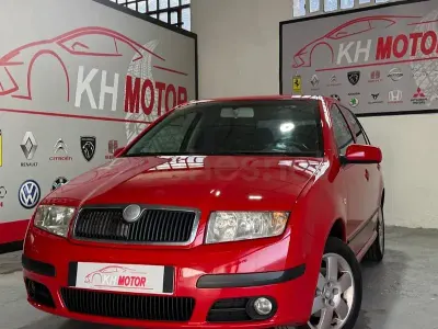 Usado Skoda Fabia Sport 101 CV (74 kW) 2006 Rojo Berlina
