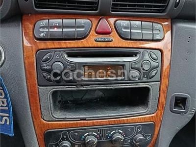 Gris / plata Usado 2003 Mercedes C220 Classic Berlina | 4000 € (Caro)