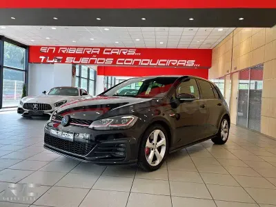 Usado VW Golf VII GTI 245 CV (180 kW) 2019 Negro Berlina