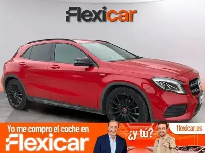 Usado Mercedes GLA180 122 CV (89 kW) 2020 Rojo SUV