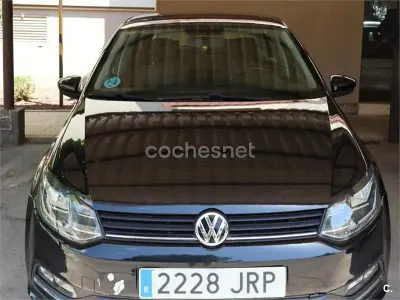 Usado VW Polo Advance 90 CV (66 kW) 2016 Negro Berlina
