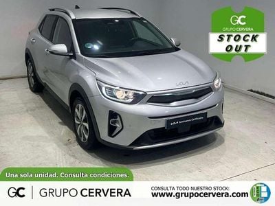 Usado Kia Stonic 101 CV (74 kW) 2023 Plateado SUV