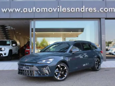 Usado Cupra Leon 150 CV (110 kW) 2025 Azul Utilitario