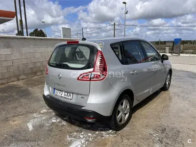 Usado Renault Scenic E-Tech 105 CV (77 kW) 2010 Gris / plata Monovolumen