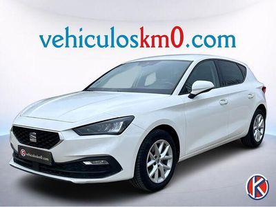 Usado Seat Leon Style 110 CV (80 kW) 2021 Blanco Utilitario