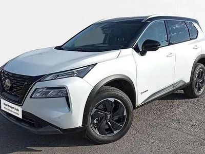 Lunar white galaxy black metalizado Usado 2025 Nissan X-Trail N-Connecta SUV | 38.300 € (Un poco caro)