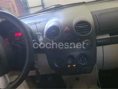 Usado VW New Beetle 105 CV (77 kW) 2007 Beige Utilitario
