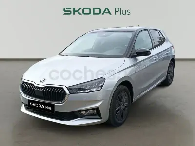 Usado Skoda Fabia 115 CV (84 kW) 2025 Gris plata Utilitario