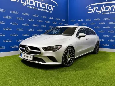 Usado Mercedes CLA180 Business 116 CV (85 kW) 2021 Gris Berlina