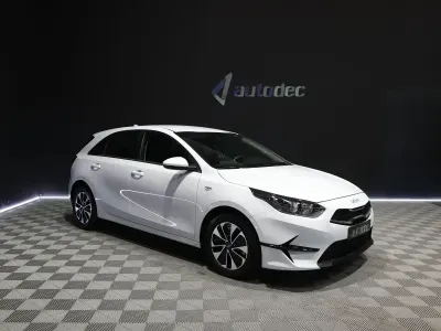 Usado Kia Ceed 100 CV (73 kW) 2024 Blanco Utilitario