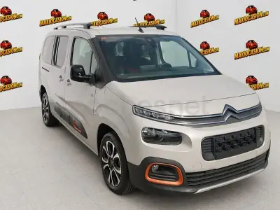 Usado Citroën Berlingo Shine 130 CV (95 kW) 2019 Beige Monovolumen