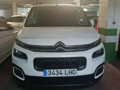 Usado Citroën Berlingo Feel 102 CV (75 kW) 2020 Blanco Monovolumen
