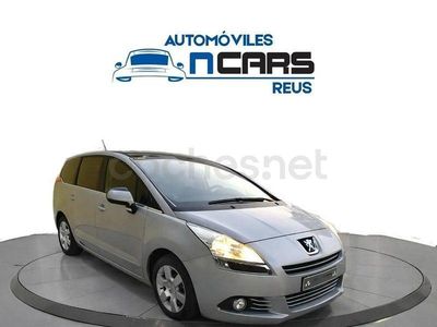 Usado Peugeot 5008 Business-Line 112 CV (82 kW) 2011 Gris / plata Monovolumen