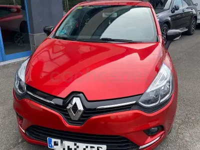 Usado Renault Clio IV LIMITED 90 CV (66 kW) 2018 Granate Berlina
