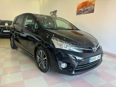 Usado Toyota Verso Advance 112 CV (82 kW) 2016 Negro Monovolumen