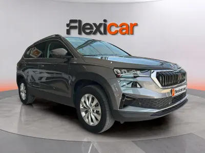Usado Skoda Karoq Selection 150 CV (110 kW) 2024 Gris SUV