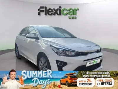 Usado Kia Rio 100 CV (73 kW) 2023 Blanco