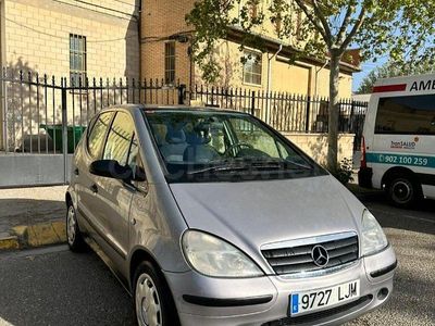 Usado Mercedes A160 Elegance 102 CV (75 kW) 1999 Gris / plata Monovolumen