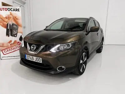Usado Nissan Qashqai N-Connecta 130 CV (95 kW) 2015 Gris / plata SUV