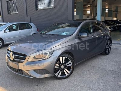 Usado Mercedes A220 Urban 170 CV (125 kW) 2015 Gris / plata Berlina