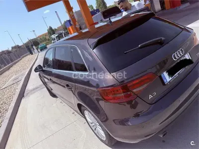 Usado Audi A3 Ambiente 105 CV (77 kW) 2013 Marrón Berlina