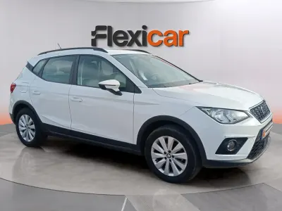 Usado Seat Arona FR 110 CV (80 kW) 2021 Blanco SUV