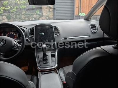Usado Renault Scénic IV Zen 140 CV (102 kW) 2018 Gris / plata Monovolumen