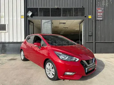 Usado Nissan Micra Acenta 100 CV (73 kW) 2020 Granate Utilitario