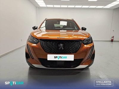 Usado Peugeot 2008 Allure 131 CV (96 kW) 2021 Naranja SUV