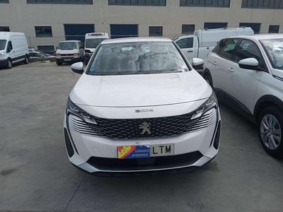 Usado Peugeot 3008 Active 131 CV (96 kW) 2021 Blanco SUV