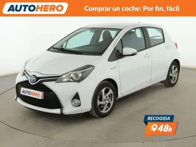 Käytetty Toyota Yaris Hybrid 101 HP (74 kW) 2015 Valkoinen Sedan