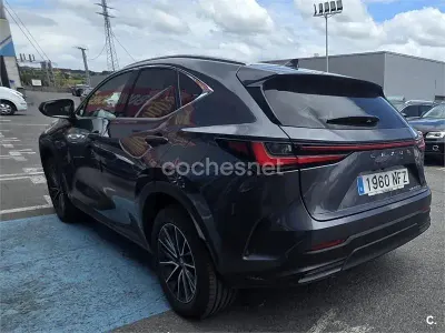 Usado Lexus NX450h+ 306 CV (225 kW) 2025 Gris / plata SUV