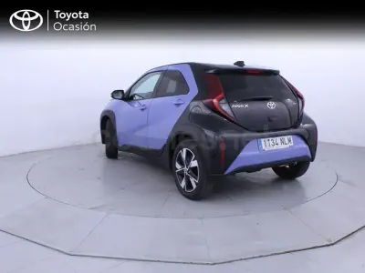 Nuevo Toyota Aygo X 116 CV (85 kW) 2026 Violeta / lila SUV