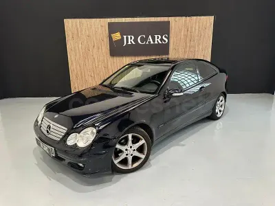 Usado Mercedes C230 204 CV (150 kW) 2006 Negro Berlina