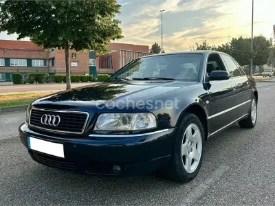 Usado Audi A8 150 CV (110 kW) 2000 Negro Berlina