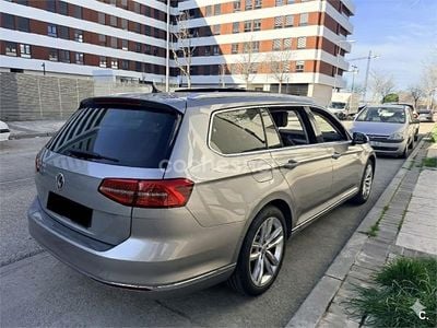 Usado VW Passat Sportline 190 CV (139 kW) 2016 Gris / plata Familiar
