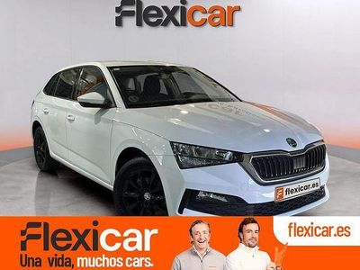 Usado Skoda Scala Ambition 110 CV (80 kW) 2021 Blanco Utilitario