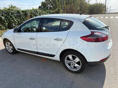 Usado Renault Mégane Dynamique 105 CV (77 kW) 2009 Blanco Berlina