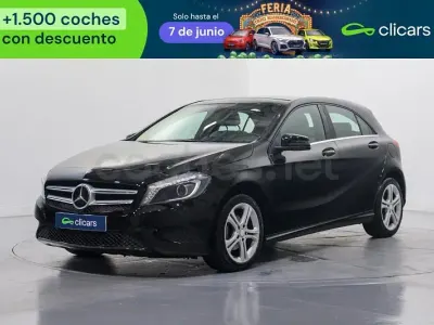 Usado Mercedes A180 Urban 109 CV (80 kW) 2014 Negro Berlina